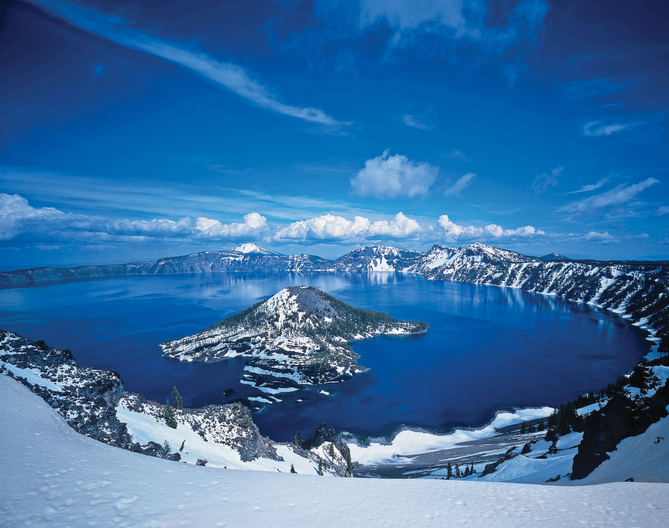 Crater Lake National Park. Photography: © David Muench/CORBIS