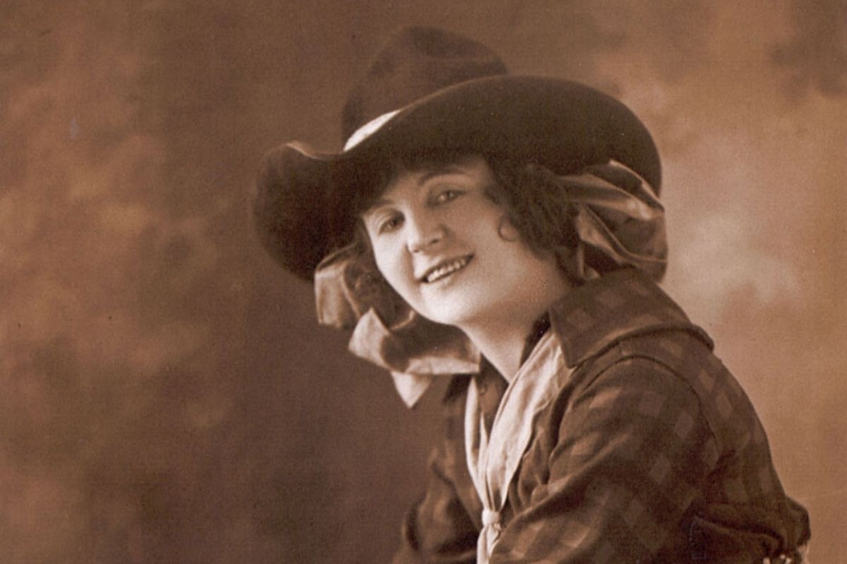 Women's Ranch Rodeo Association - Cowboys and Indians Magazine