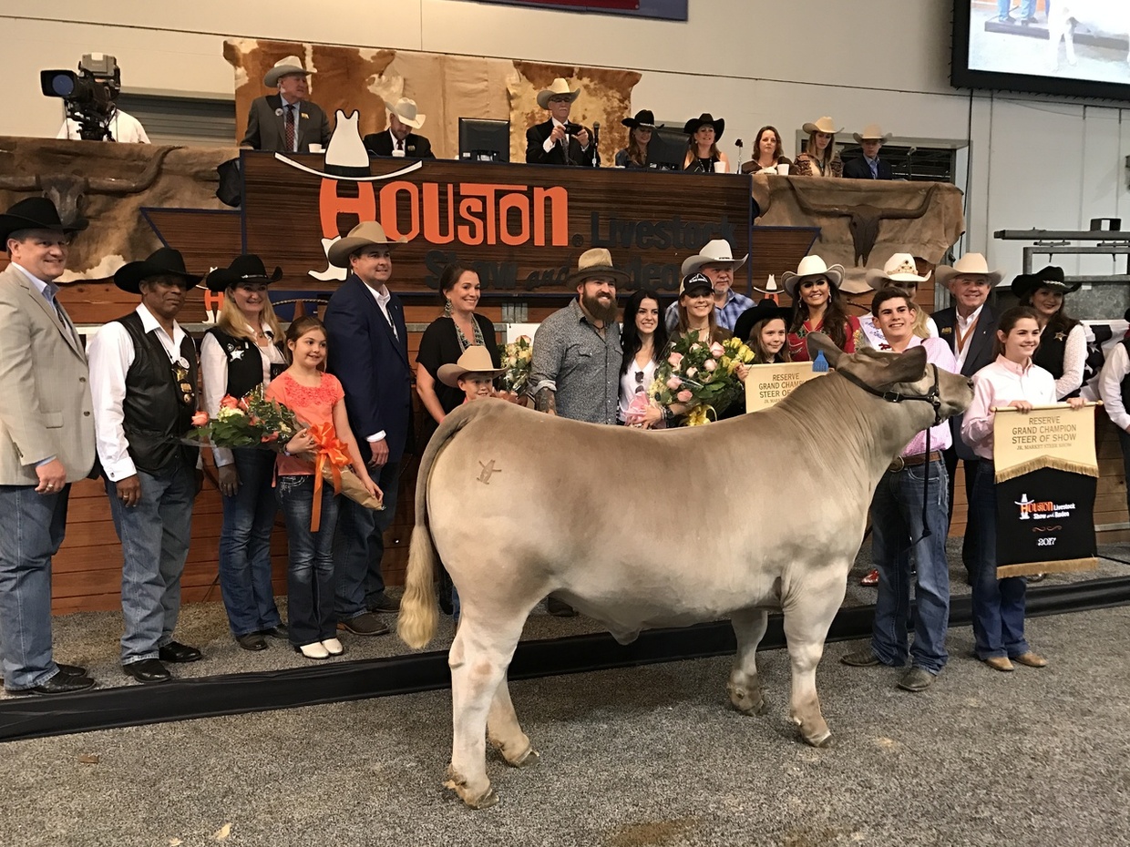 Zac Brown Outbids All to Buy the Reserve Champion Steer at the Houston