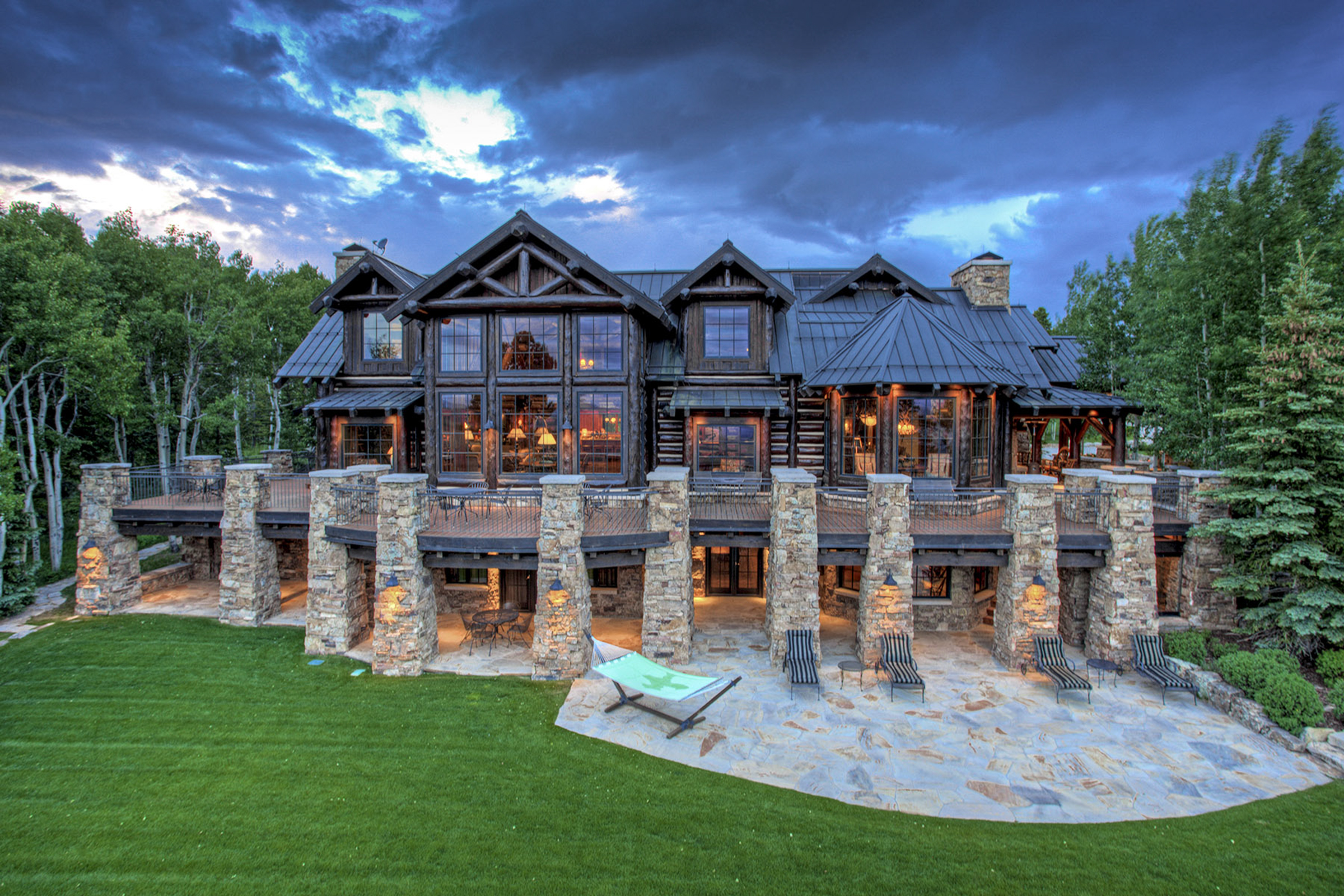 Hot Property: Elk Island Ranch – Cowboys and Indians Magazine 