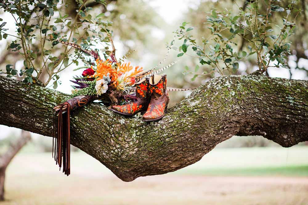 Western Wedding Guide Rustic Wedding Styles Cowboys And Indians
