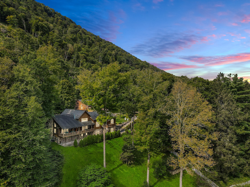 Catskill Hideaway home exterior