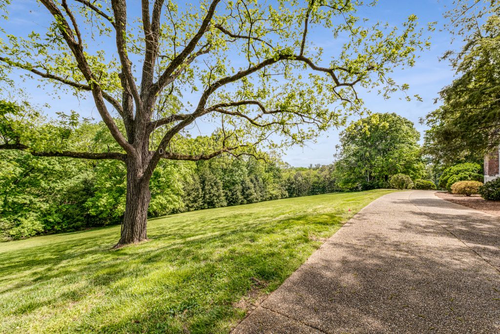 Hot Property Trisha Yearwood’s Brentwood Estate Is On The Market