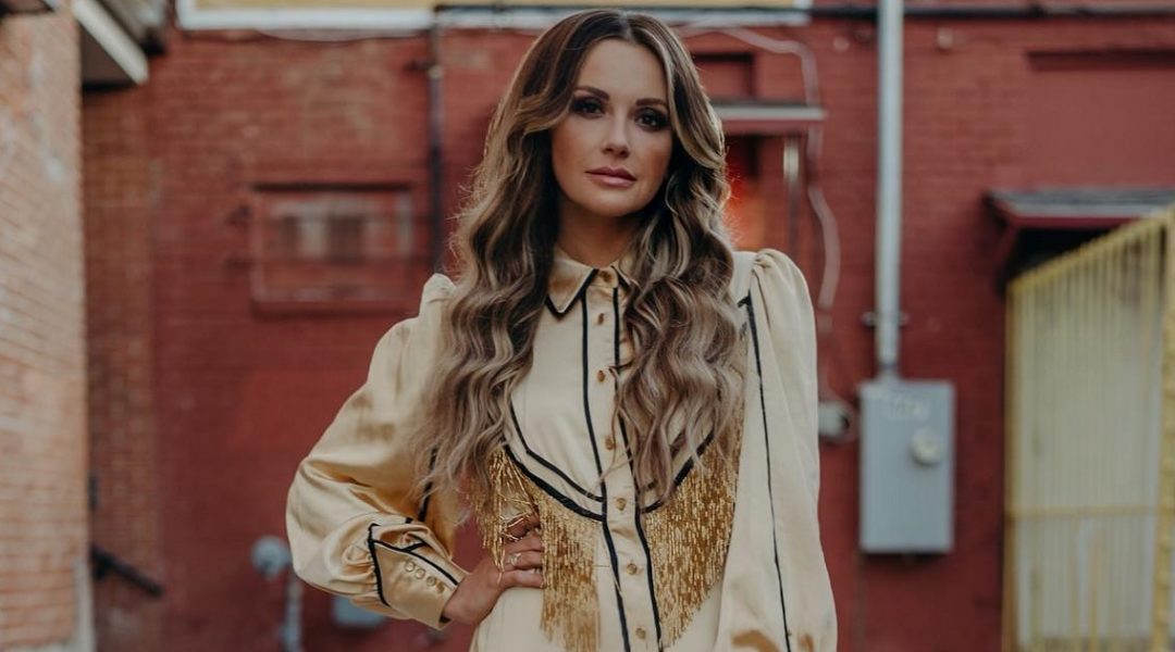 Carly-Pearce-The-29-Tour-credit-Alexa-Campbell - Cowboys and Indians