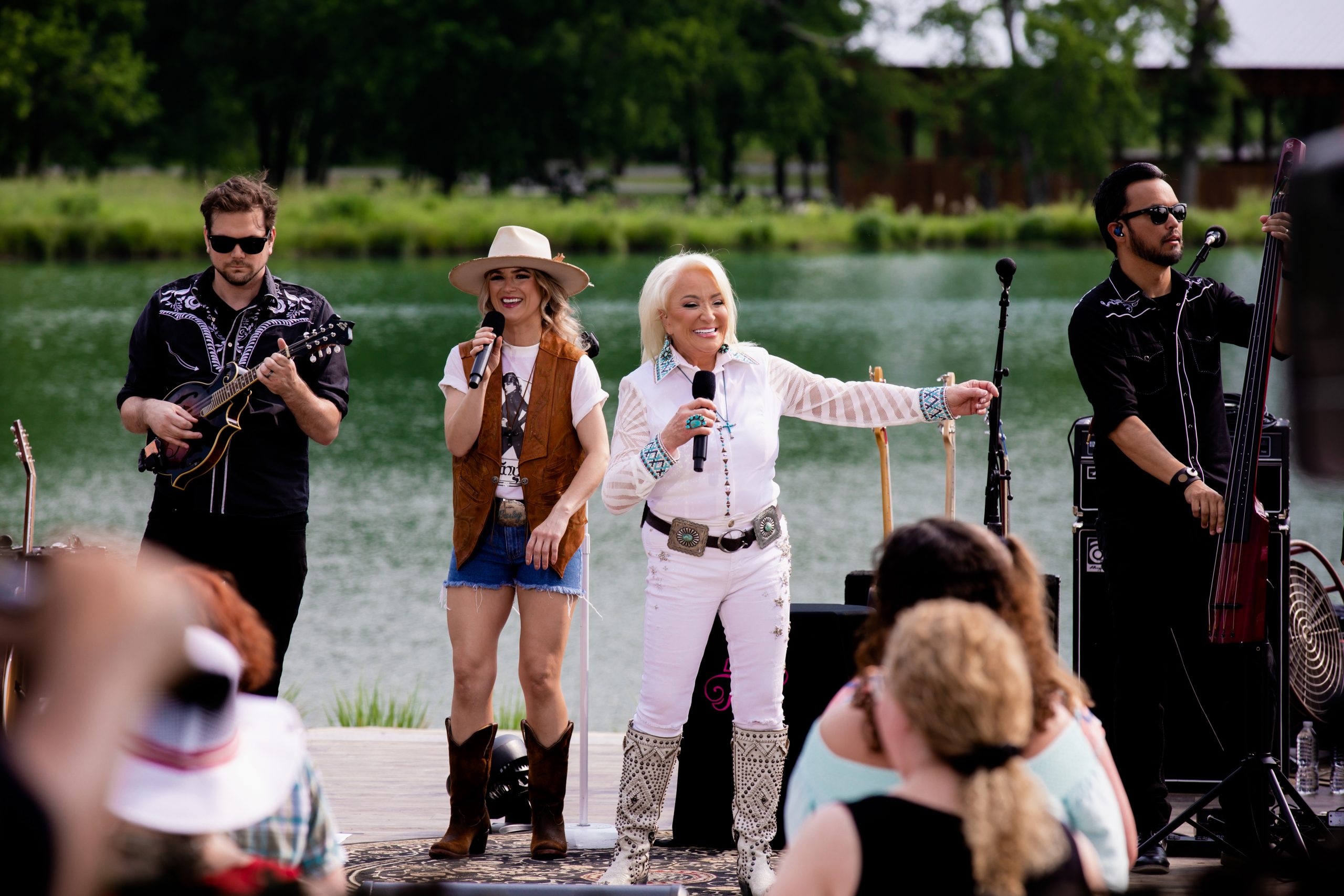 Tanya Tucker Kicks Off CMT Summer Sessions