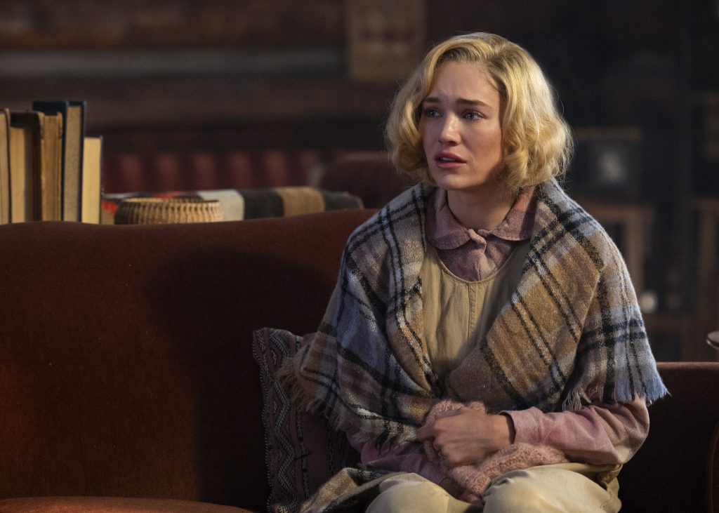 Michelle Randolph as Elizabeth in "1923."